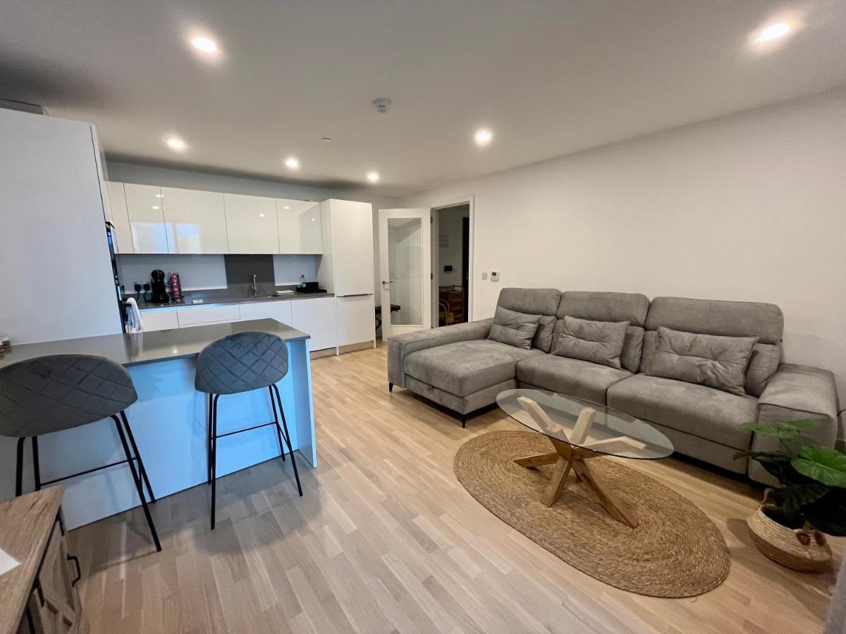 Modern Apartment With Spa And Pool 지브롤터 외부 사진