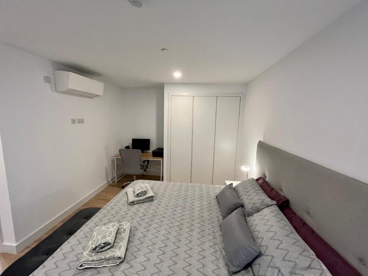 Modern Apartment With Spa And Pool 지브롤터 외부 사진