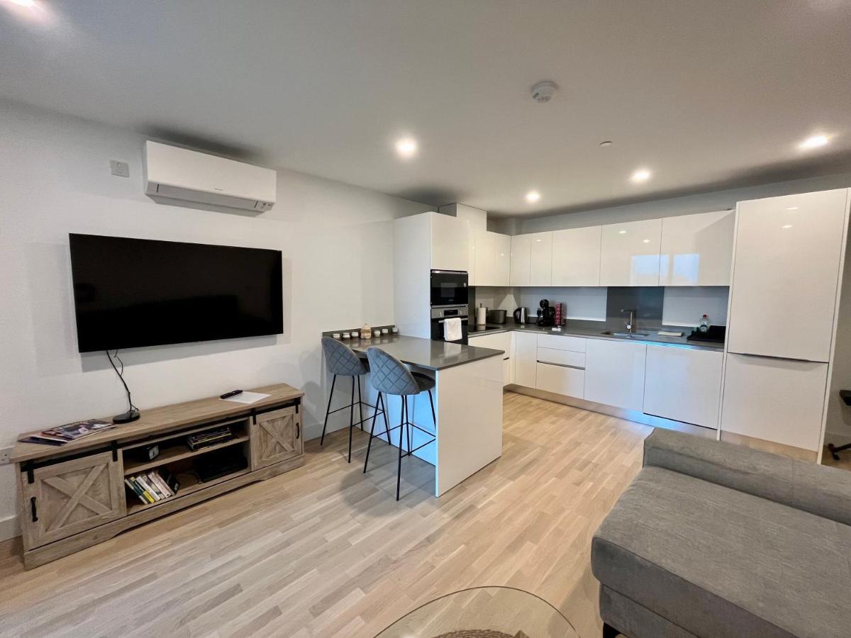 Modern Apartment With Spa And Pool 지브롤터 외부 사진